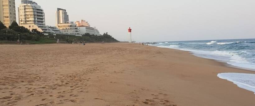 פנסיון Hillside Guesthouse Umhlanga