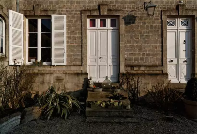 Aamiaismajoitus (B&B) Le Manoir De Magneville