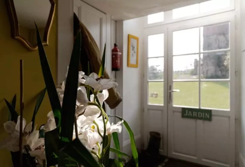 Aamiaismajoitus (B&B) Le Manoir De Magneville