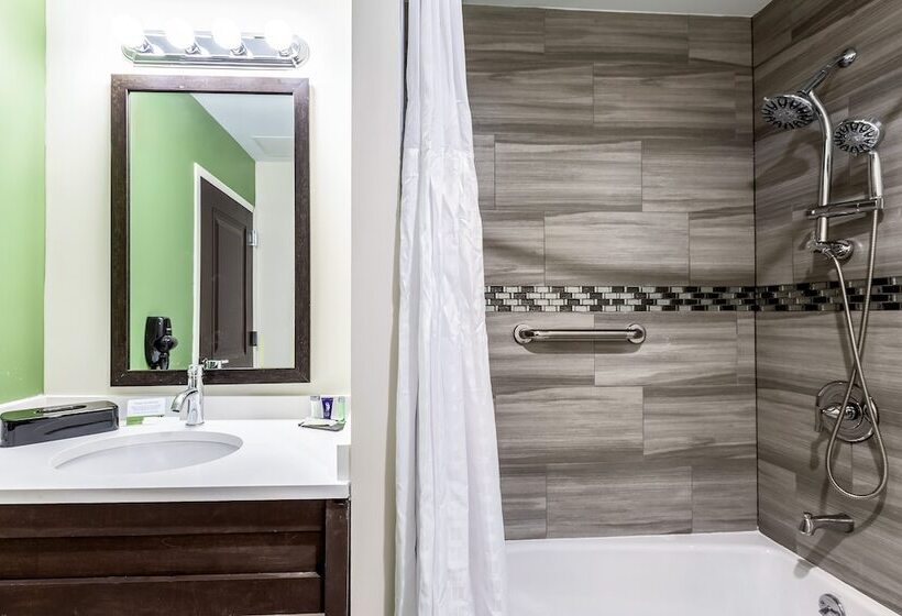 Van Wyck Hotel & Suites Near Jfk Airport