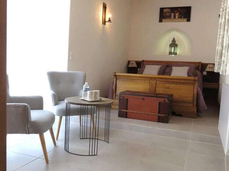 Le Manoir De Placy Bed And Breakfast