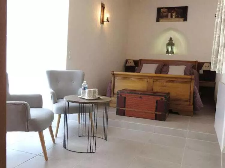 Le Manoir De Placy   Bed And Breakfast