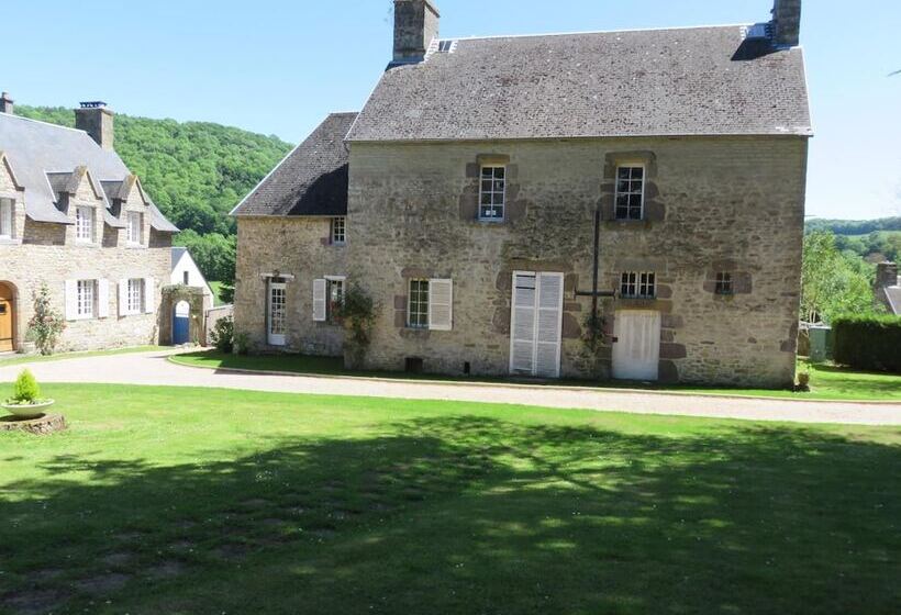 Le Manoir De Placy Bed And Breakfast