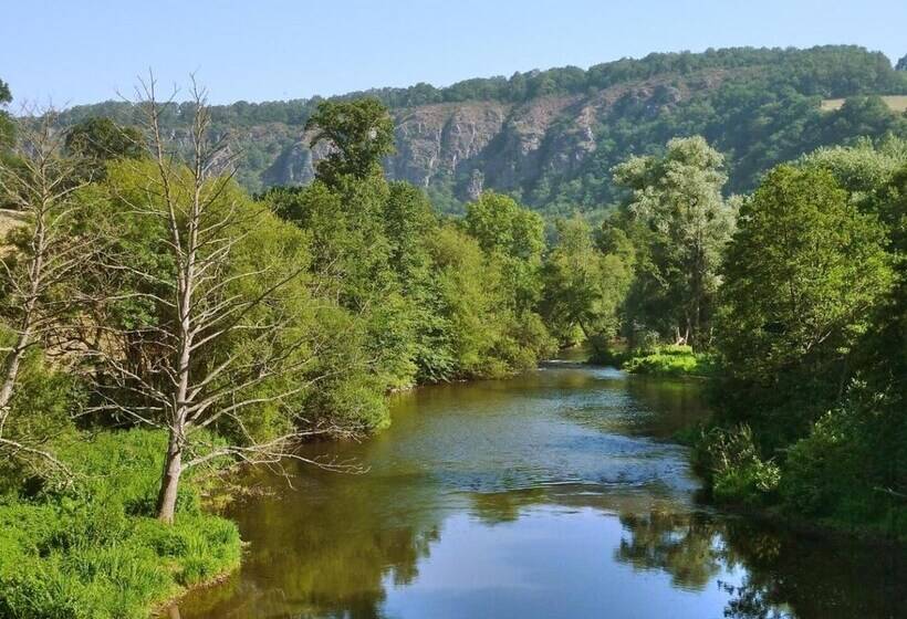 Le Manoir De Placy Bed And Breakfast