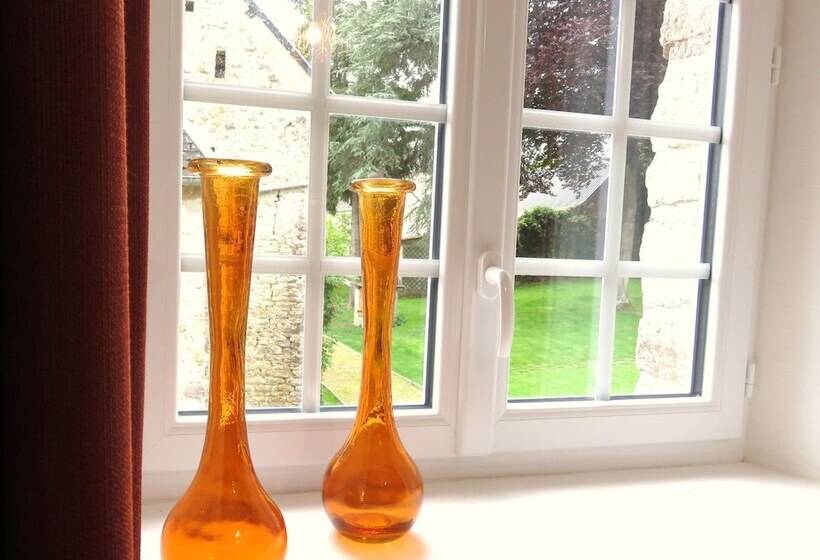 Le Manoir De Placy Bed And Breakfast