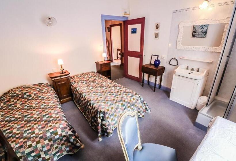 פנסיון La Roseraie