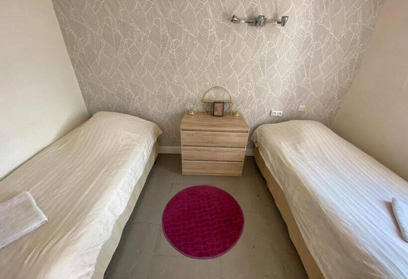 פנסיון La Roseraie