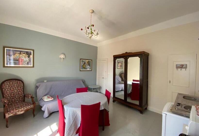 פנסיון La Roseraie