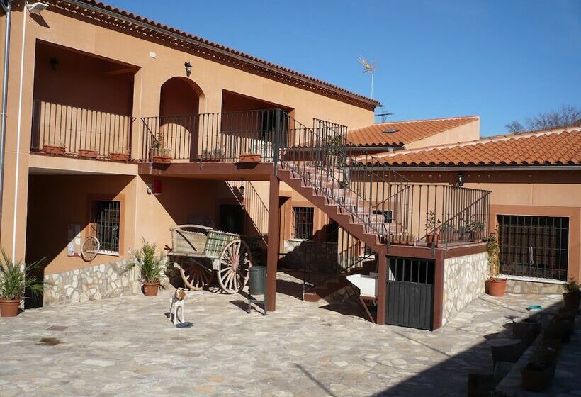 Albergue Serranilla Hostel