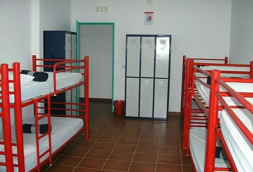Albergue Serranilla   Hostel