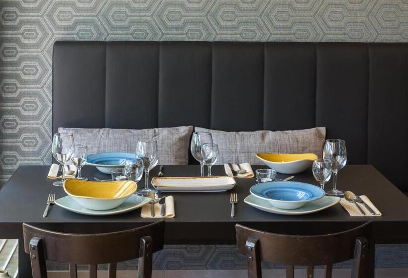 Ascott Hotel & Restaurant