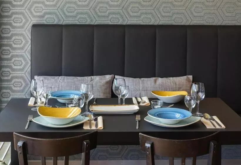 Ascott Hotel & Restaurant