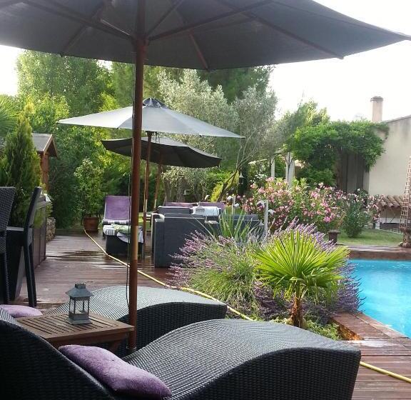 مبيت وإفطار Les Chambres D Hôtes De La Ferrage