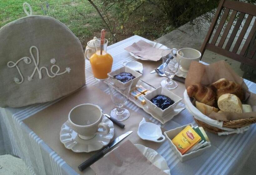 مبيت وإفطار Les Chambres D Hôtes De La Ferrage