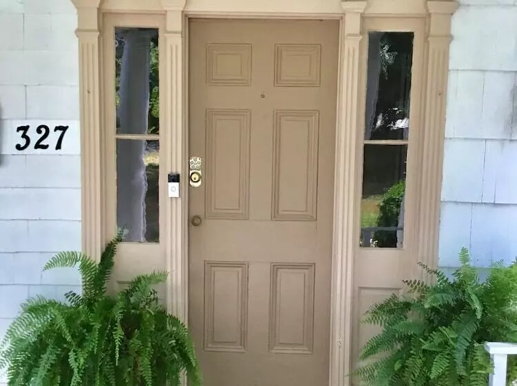 Governor S Bed And Breakfast