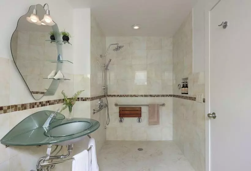 Aamiaismajoitus (B&B) The Trail In Adams   Berkshires  Art