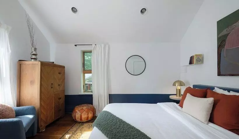 Aamiaismajoitus (B&B) The Trail In Adams   Berkshires  Art