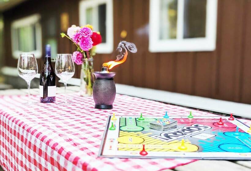 Pov Lake Resort & Glamping Campground