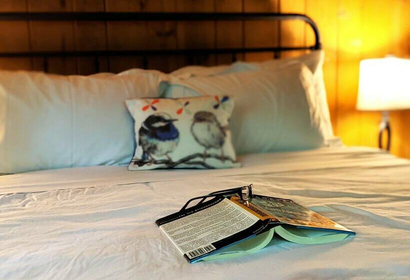 Pov Lake Resort & Glamping Campground