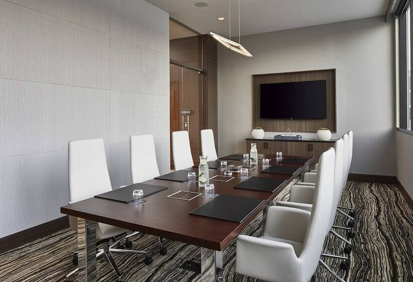 Ac Hotel By Marriott Cleveland Beachwood