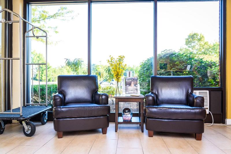 فندق Asbury Inn & Suites