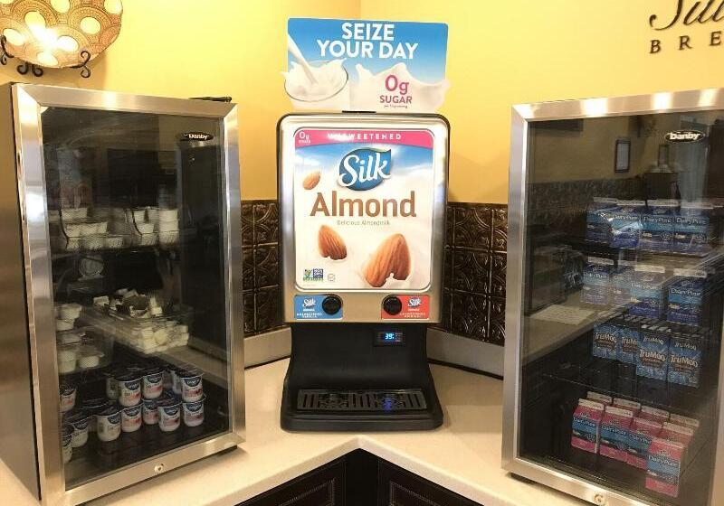 فندق Asbury Inn & Suites