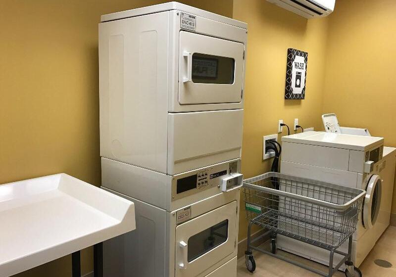 فندق Asbury Inn & Suites