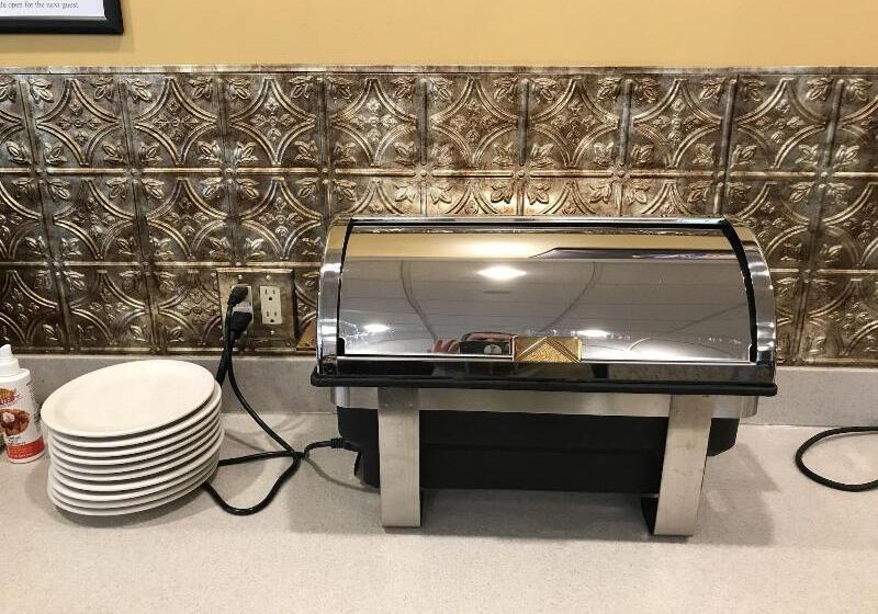 فندق Asbury Inn & Suites