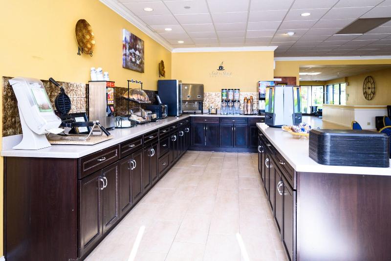 فندق Asbury Inn & Suites