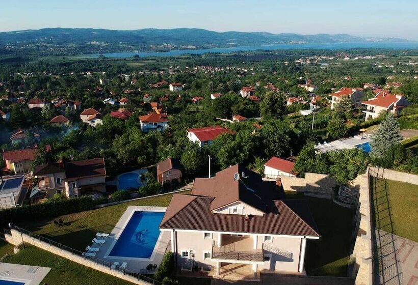 Отель Kartepe Camp