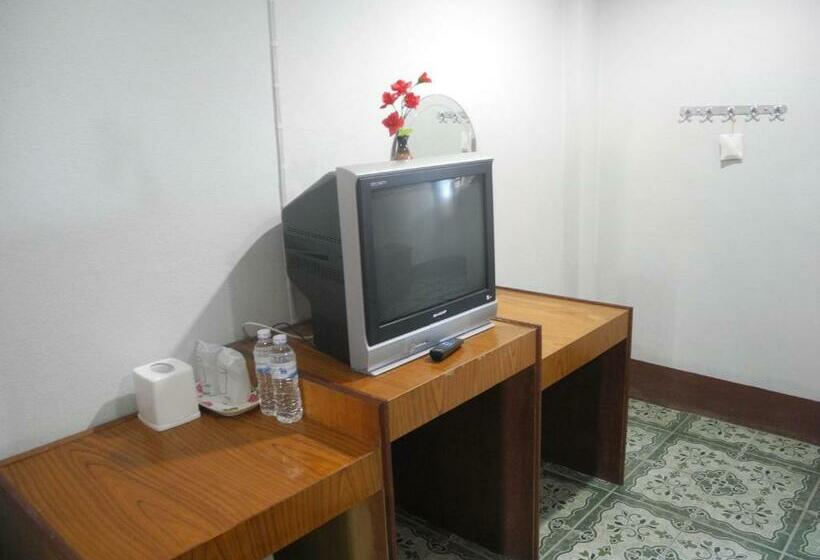 Hotel Nam Pueng Place 1