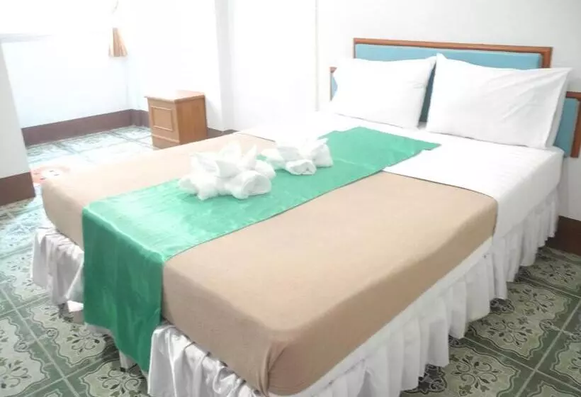 Hotelli Nam Pueng Place 1