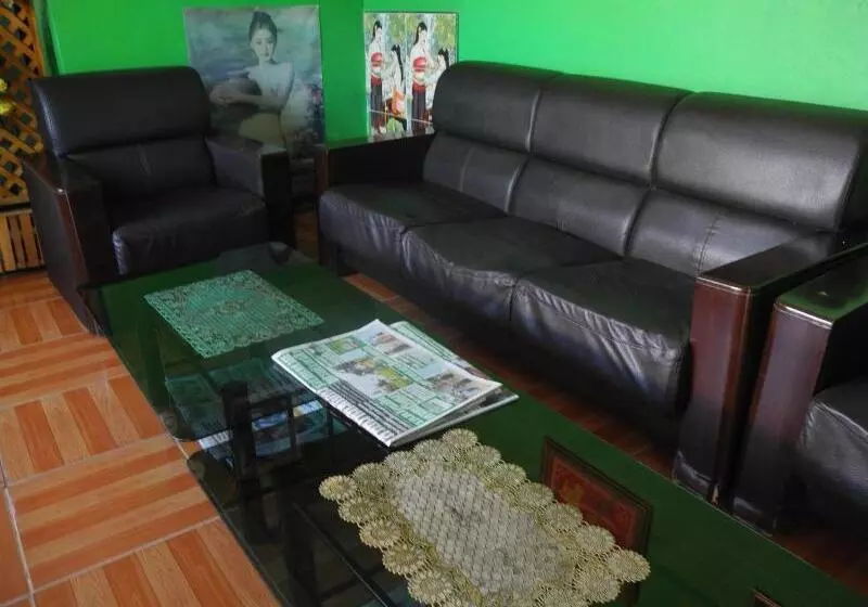 Hotelli Nam Pueng Place 1