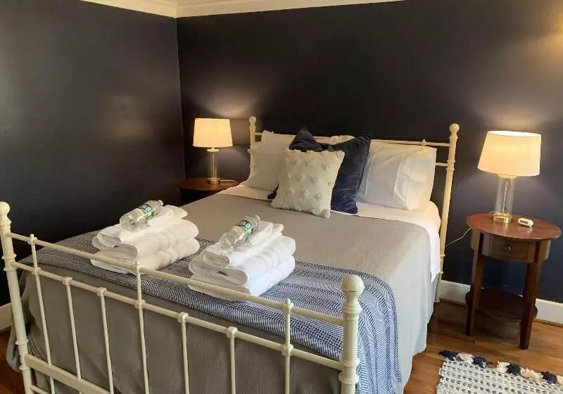 Majatalo Freedom House B&b