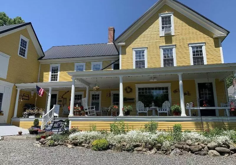 Majatalo Freedom House B&b