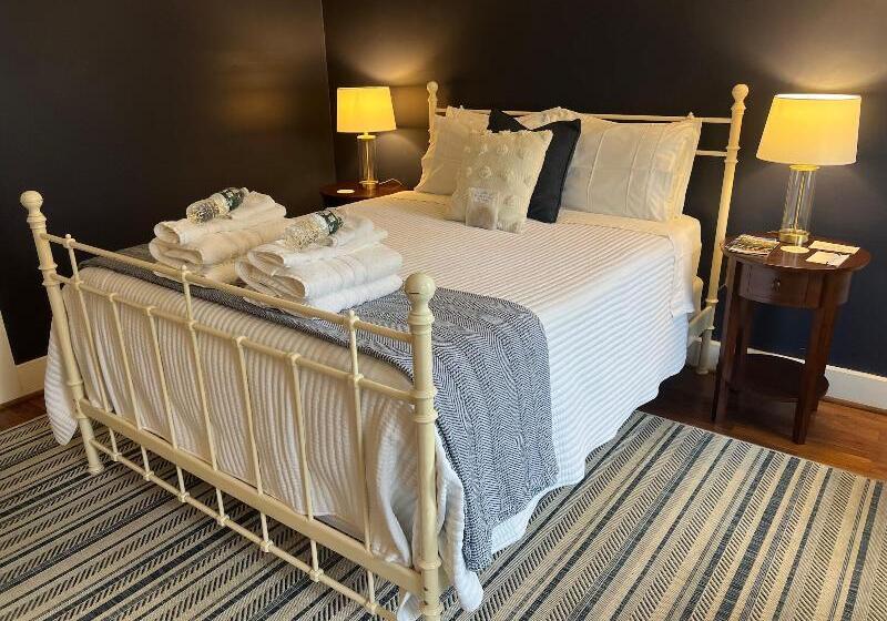 بنسيون Freedom House B&b