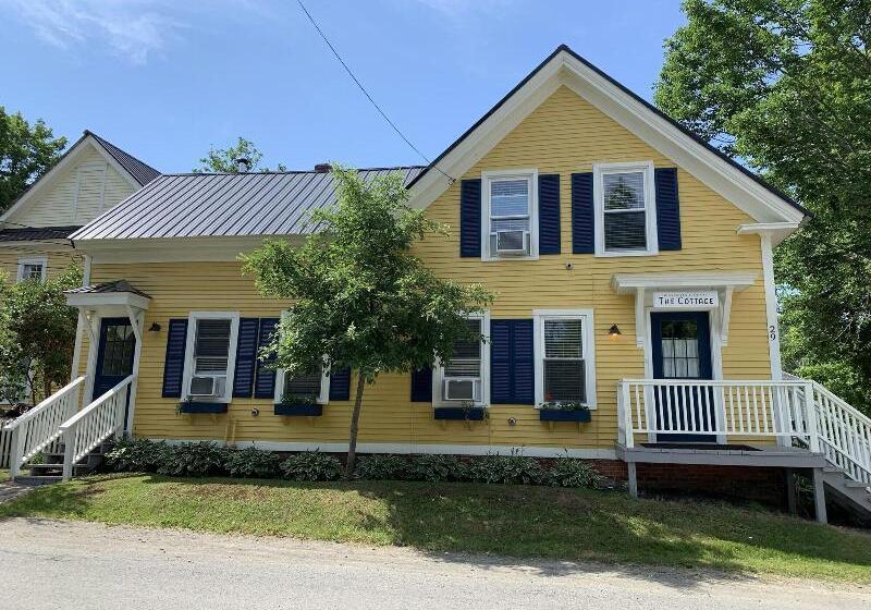 بنسيون Freedom House B&b