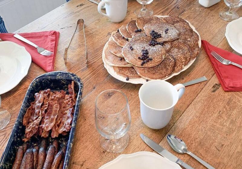 بنسيون Freedom House B&b