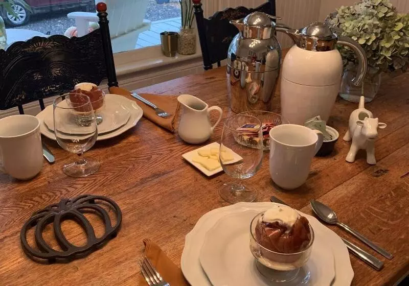 Majatalo Freedom House B&b