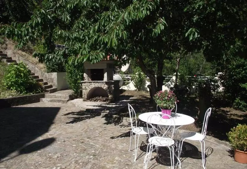 Majatalo Villa Emmony