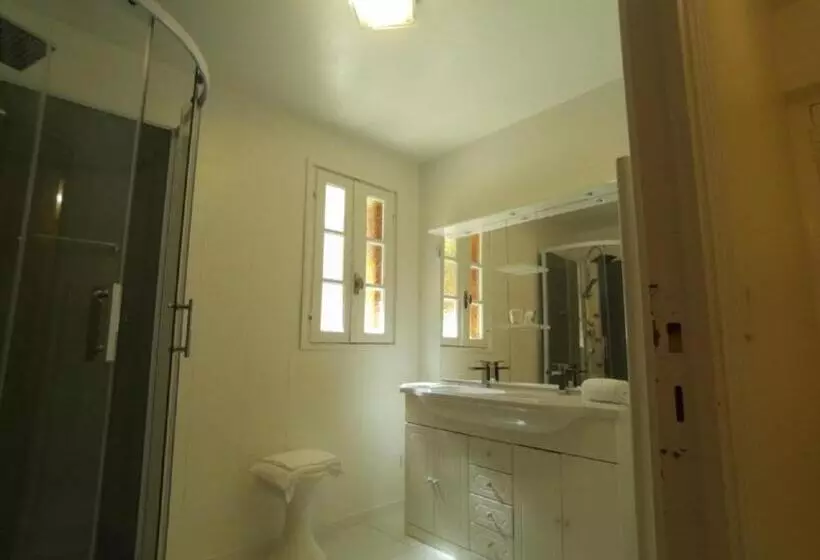 Majatalo Villa Emmony