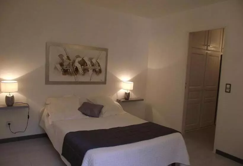 Majatalo Villa Emmony