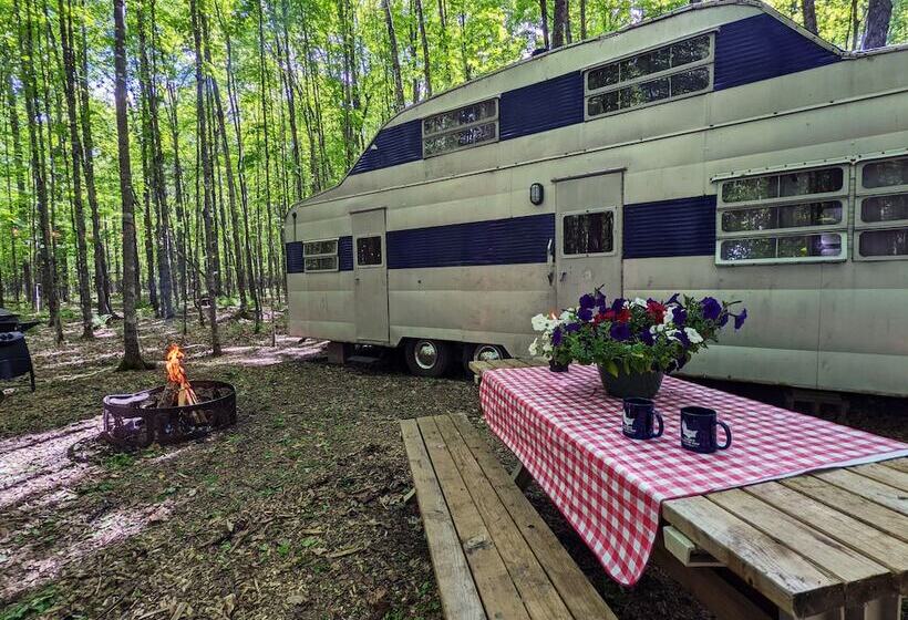 Pov Lake Resort & Glamping Campground