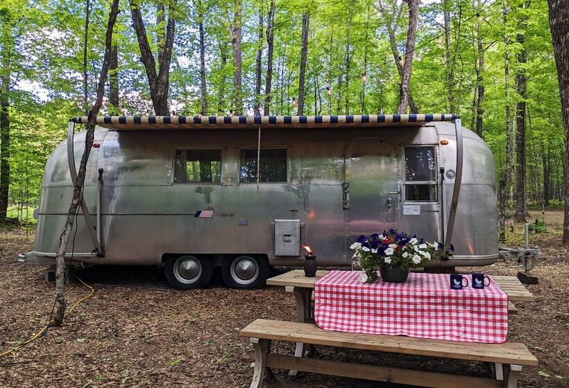 Pov Lake Resort & Glamping Campground