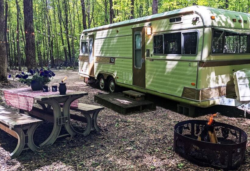 Pov Lake Resort & Glamping Campground