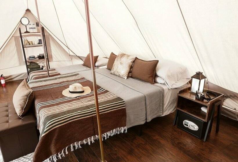 Glampotel Natural Gardens