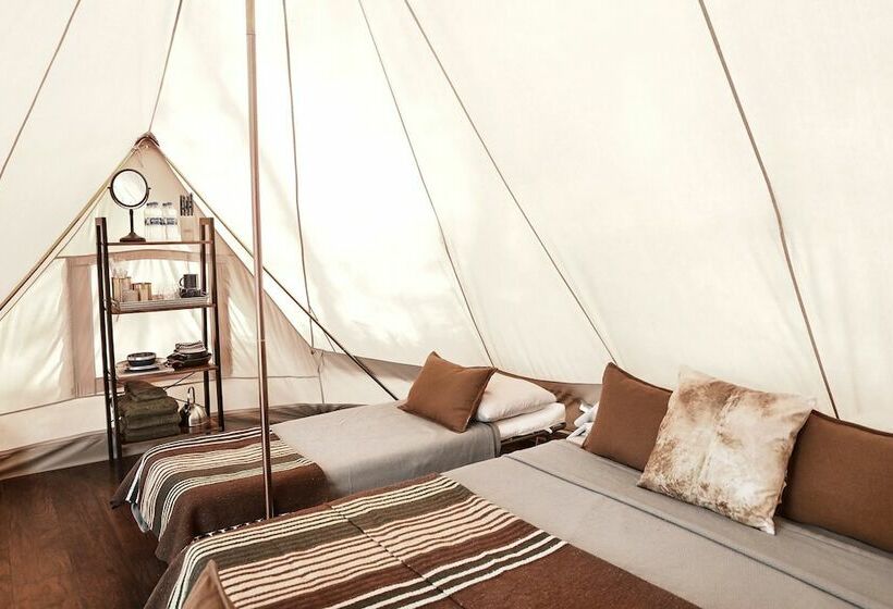 Glampotel Natural Gardens