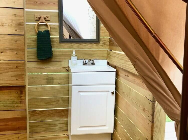 Glampotel Natural Gardens