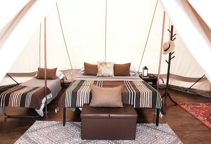 Glampotel Natural Gardens