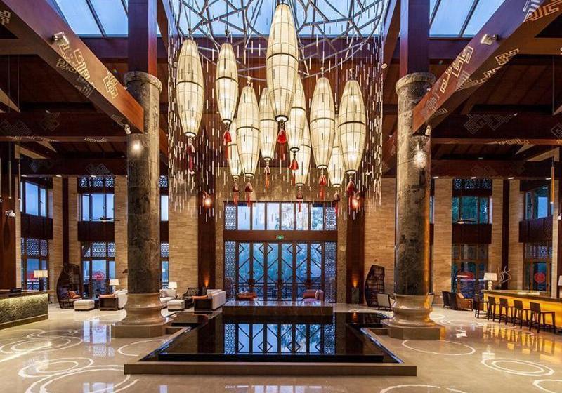 Отель Wuzhishan Yatai Rainforest Resort